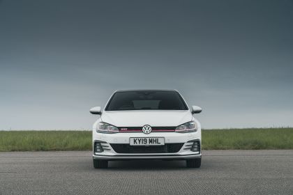 2017 Volkswagen Golf ( VII ) GTI 3-door Performance - UK version 4