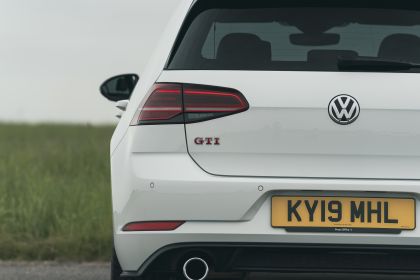 2017 Volkswagen Golf ( VII ) GTI 3-door Performance - UK version 8
