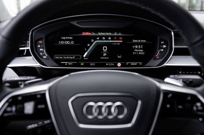 2022 Audi S8 35
