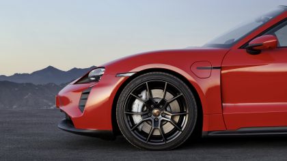 2022 Porsche Taycan GTS 8