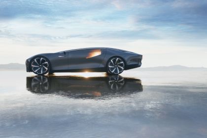 2022 Cadillac InnerSpace Autonomous concept 5