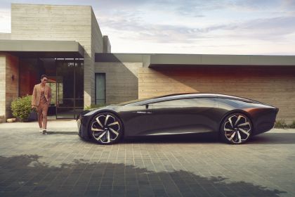 2022 Cadillac InnerSpace Autonomous concept 8
