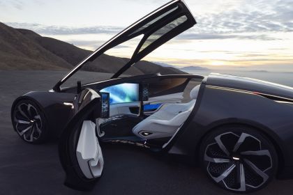 2022 Cadillac InnerSpace Autonomous concept 20