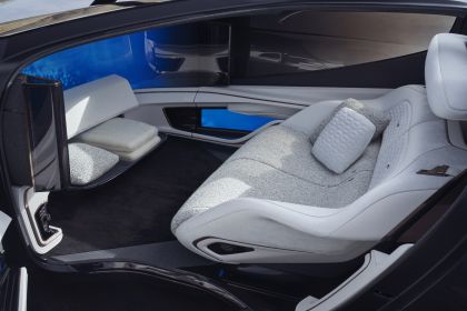 2022 Cadillac InnerSpace Autonomous concept 34