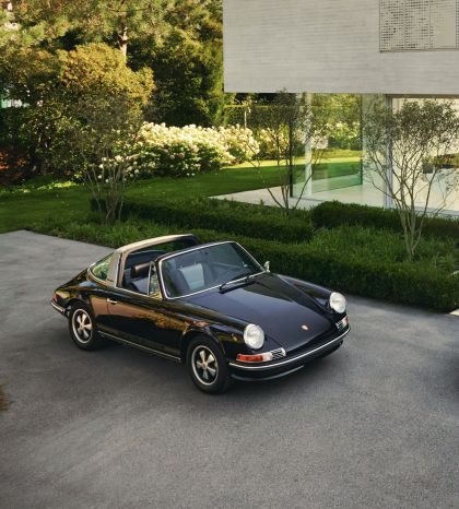 1972 Porsche 911 ( 911 ) S 2.4 Targa ( restored in 2022 by Porsche Classic ) 4