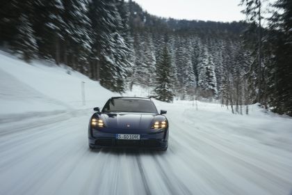 2022 Porsche Taycan Turbo Sport Turismo 2
