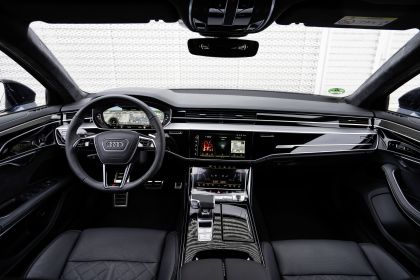 2022 Audi A8 TFSI e 28