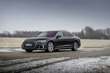 2022 Audi A8 L TFSI e 4