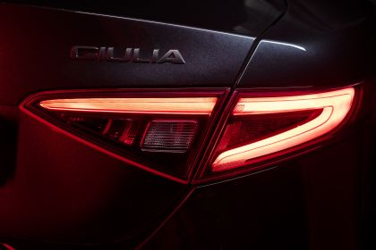 2022 Alfa Romeo Giulia Estrema 12