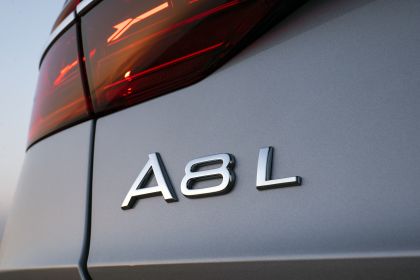2022 Audi A8 L 60 TFSI e - UK version 31