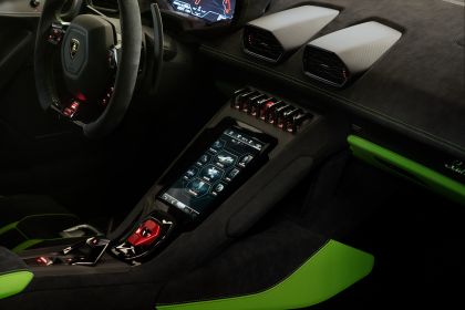 2023 Lamborghini Huracán Tecnica 18