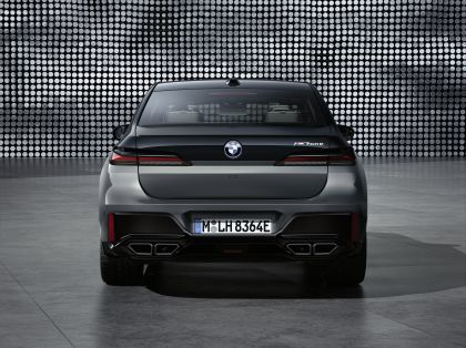 2023 BMW M760e ( G70 ) xDrive 5