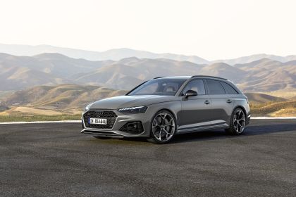 2023 Audi RS4 Avant competition plus 1