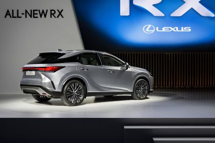 2023 Lexus RX 450h+ 12