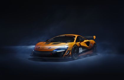 2023 McLaren Artura Trophy race car 1