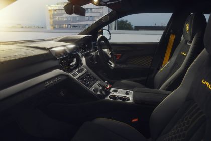 2023 Lamborghini Urus Performante 40