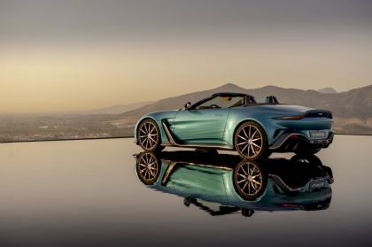 2023 Aston Martin V12 Vantage roadster 3
