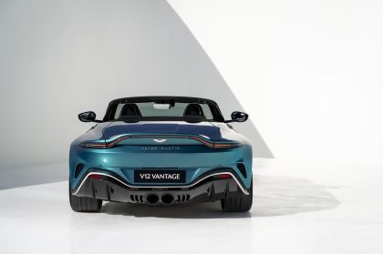 2023 Aston Martin V12 Vantage roadster 9