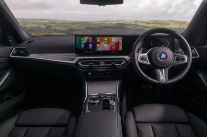 2023 BMW 330e ( G21 ) xDrive touring - UK version 26