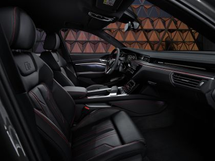 2024 Audi Q8 e-tron quattro 46