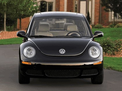 2008 Volkswagen New Beetle 4
