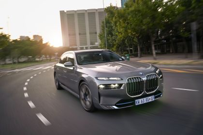 2023 BMW i7 ( G70 ) xDrive60 - South Africa version 19