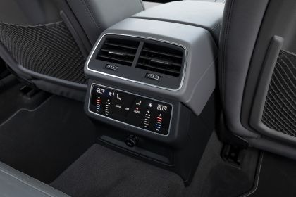 2023 Audi A6 Avant 50 TFSI e quattro - UK version 46