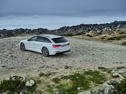 2023 Audi A6 Avant 55 TFSI e quattro - UK version 5