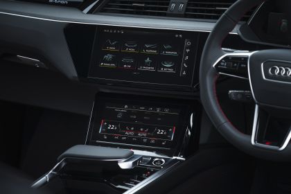 2024 Audi Q8 e-tron quattro - UK version 61
