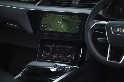 2024 Audi Q8 Sportback e-tron quattro - UK version 62