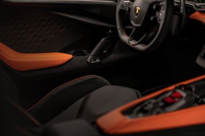 2024 Lamborghini Revuelto 35