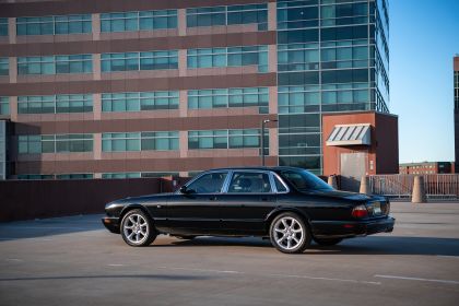 1998 Jaguar XJR - USA version 36