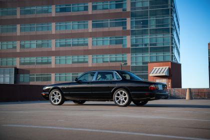 1998 Jaguar XJR - USA version 37