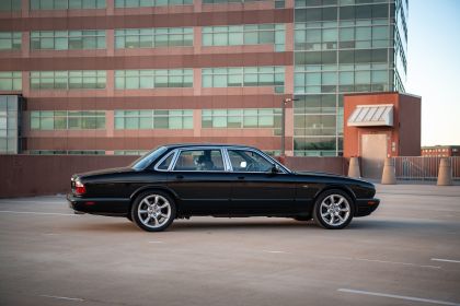 1998 Jaguar XJR - USA version 67