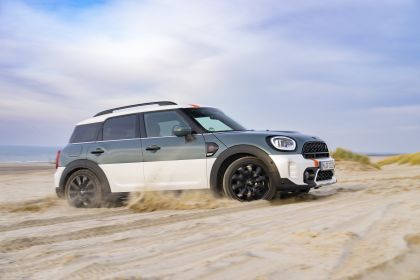 2023 Mini Cooper S Countryman ALL4 Uncharted Edition 2
