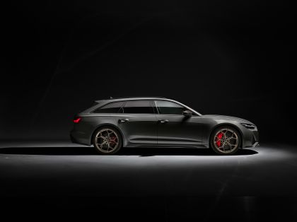 2023 Audi RS6 Avant performance 2