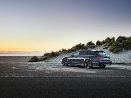 2023 Audi RS6 Avant performance 12