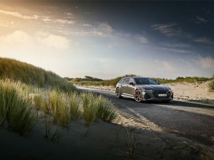 2023 Audi RS6 Avant performance 19