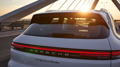 2024 Porsche Cayenne Turbo E-Hybrid 5