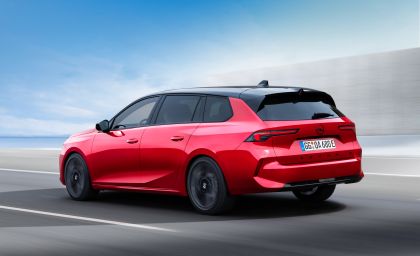 2024 Opel Astra Sports Tourer Electric 3