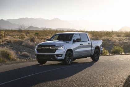 2025 Ram 1500 Ramcharger Limited 7
