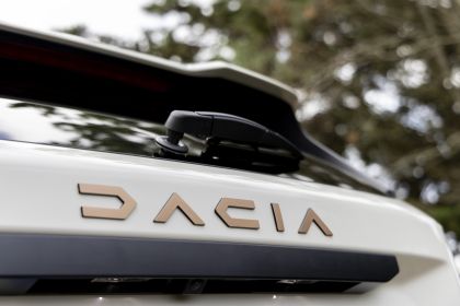 2024 Dacia Duster Hybrid Extreme 27