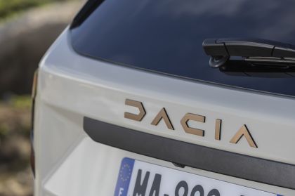 2024 Dacia Duster Hybrid Extreme 28