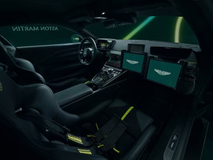 2024 Aston Martin Vantage F1 Safety Car 8