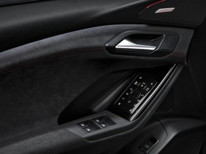 2025 Audi SQ6 e-tron 18