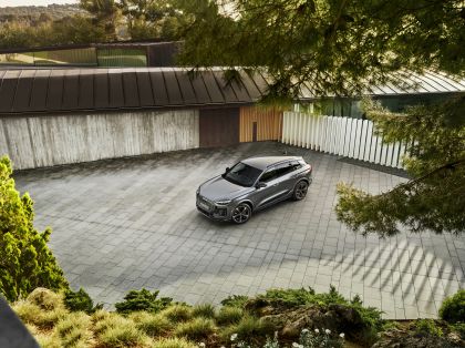 2025 Audi SQ6 e-tron 24
