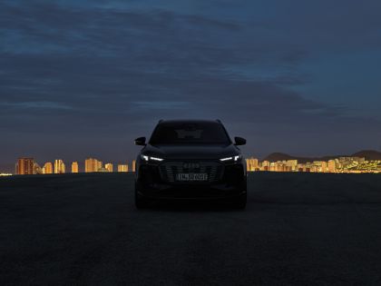 2025 Audi SQ6 e-tron 35