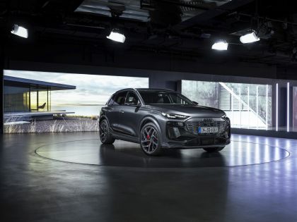 2025 Audi SQ6 e-tron 39