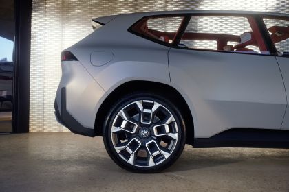2024 BMW Vision Neue Klasse X concept 24