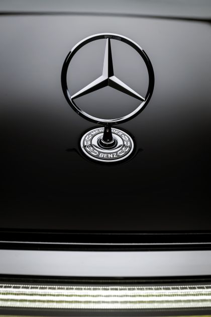 2025 Mercedes-Benz EQS 33